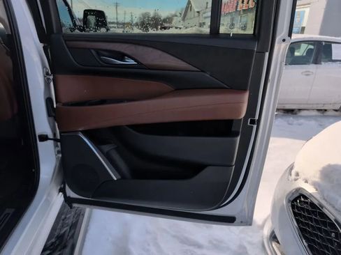 Used 2017 Cadillac Escalade ESV Premium Luxury image 13