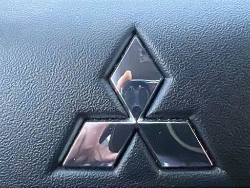 Used 2024 Mitsubishi Outlander SE image 31