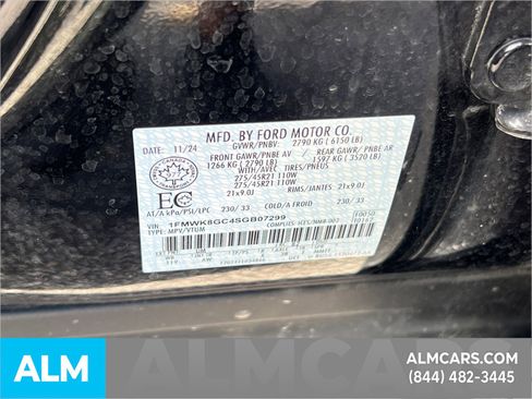 Used 2025 Ford Explorer ST image 36