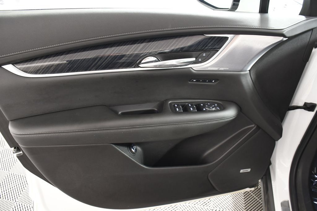 Used 2023 Cadillac XT6 Premium Luxury w/ Technology Package AWD/4WD image 14