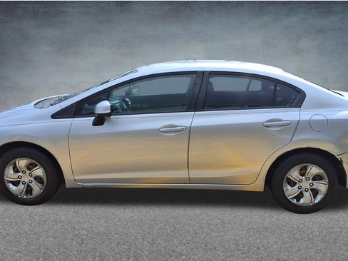 Used 2013 Honda Civic LX image 2