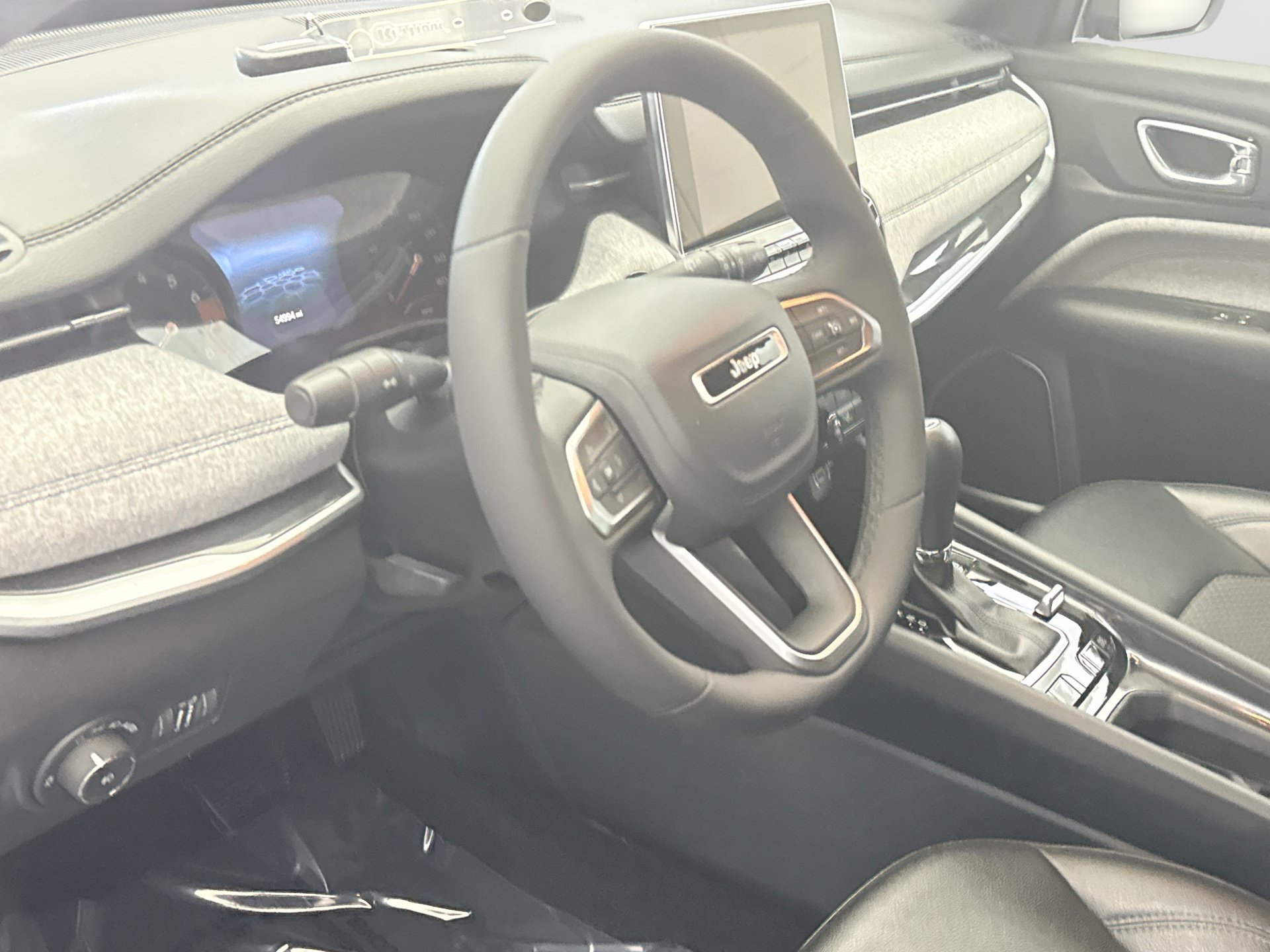 Used 2024 Jeep Compass Latitude AWD/4WD image 10