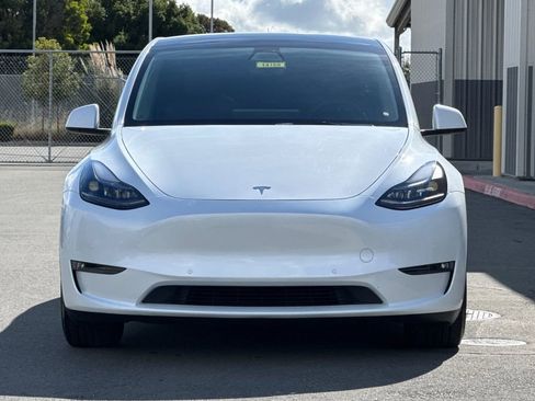 Used 2022 Tesla Model Y Performance AWD/4WD image 9