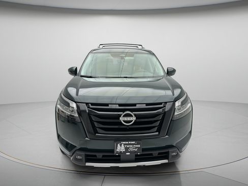 Used 2023 Nissan Pathfinder SL w/ SL Premium Package AWD/4WD image 2