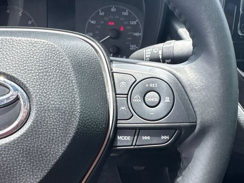 Used 2025 Toyota Corolla SE FWD image 27