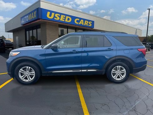 Used 2023 Ford Explorer XLT w/ Equipment Group 202A AWD/4WD image 8