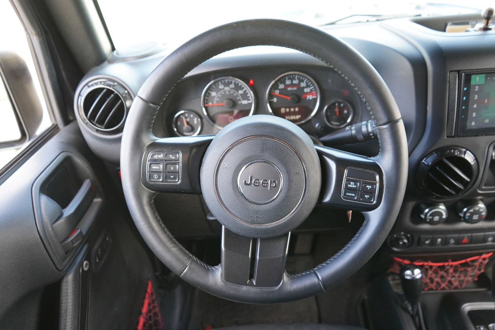 Used 2018 Jeep Wrangler Rubicon AWD/4WD image 19