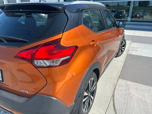 Used 2018 Nissan Kicks SR w/ Premium Package FWD image 10