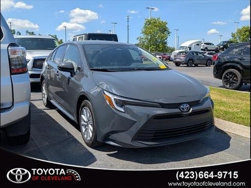 Used 2024 Toyota Corolla LE w/ LE Convenience Package FWD image 1
