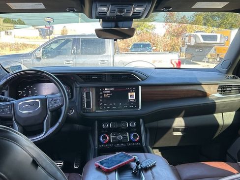 Used 2023 GMC Yukon XL Denali Ultimate image 19
