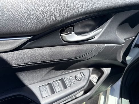 Used 2018 Honda Civic EX image 15