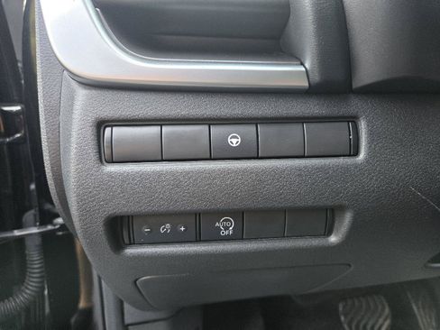 Used 2023 Nissan Rogue SV AWD/4WD image 15