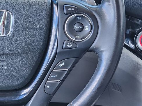 Certified 2018 Honda Pilot Touring image 35