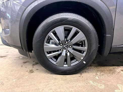 Used 2025 Nissan Pathfinder S image 7