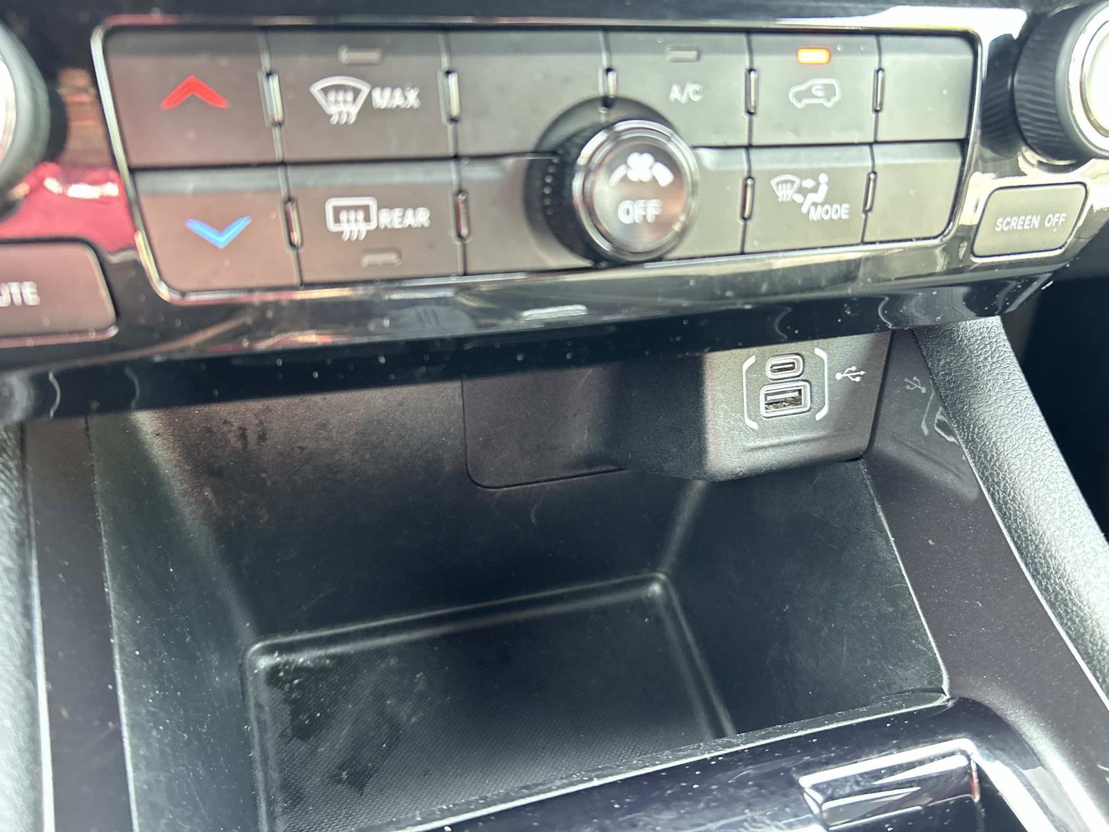 Used 2023 Jeep Compass Latitude w/ Sun and Sound Group AWD/4WD image 34