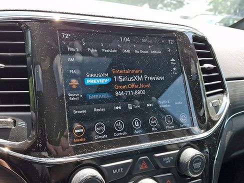 Used 2021 Jeep Grand Cherokee Limited w/ Premium Lighting Group AWD/4WD image 18