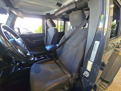 Used 2017 Jeep Wrangler Unlimited Sport w/ Quick Order Package 24S AWD/4WD image 5