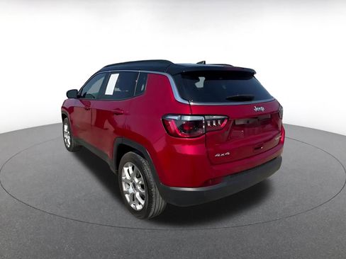 Used 2025 Jeep Compass Limited image 12