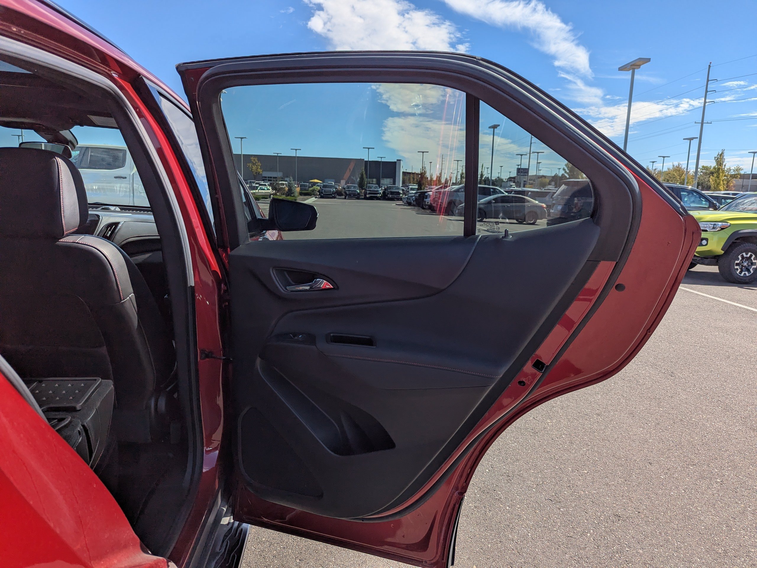Certified 2023 Chevrolet Equinox RS w/ RS Leather Package AWD/4WD image 41