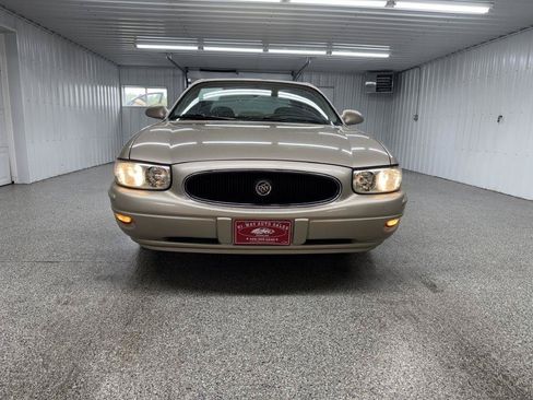 Used 2005 Buick Le Sabre Limited w/ Celebration Edition Package FWD image 2