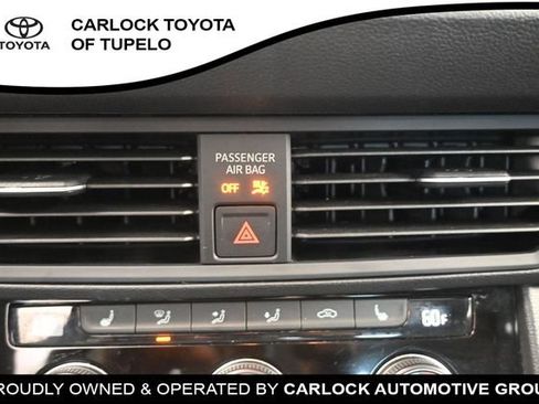 Used 2024 Volkswagen Jetta SE w/ Panoramic Sunroof Package FWD image 14