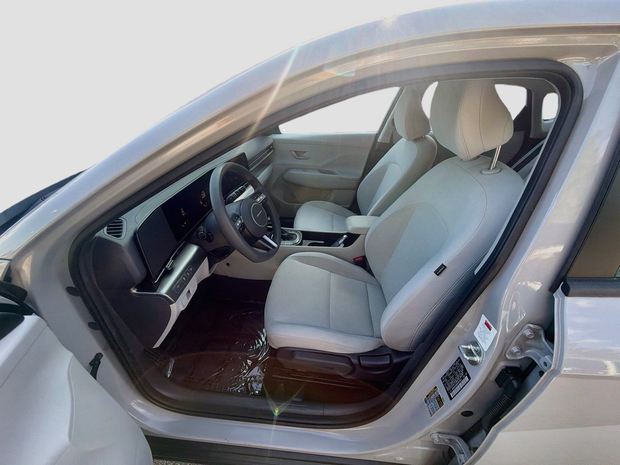 Used 2024 Hyundai Kona SE FWD image 16