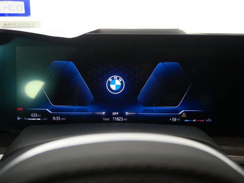 Certified 2024 BMW X6 xDrive40i w/ Executive Package image 20