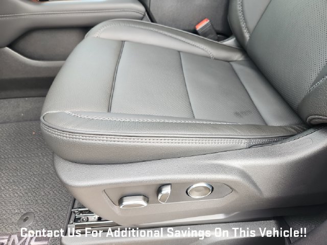 New 2027 GMC Yukon Denali w/ Sun & Power Step Package AWD/4WD image 18