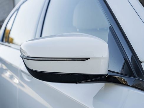 Used 2019 BMW 740i 740i w/ M Sport Package image 18