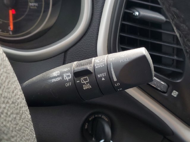 Used 2017 Jeep Cherokee Trailhawk AWD/4WD image 21
