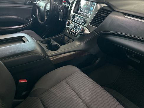 Used 2019 Chevrolet Suburban LS RWD image 14