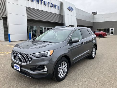 Used 2024 Ford Edge SEL w/ Convenience Package AWD/4WD image 2