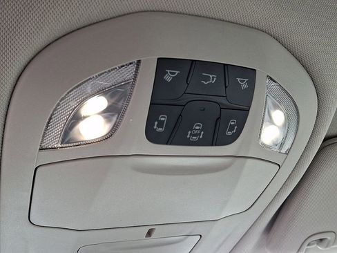 Certified 2024 Chrysler Pacifica Touring-L image 23