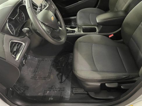 Used 2018 Chevrolet Cruze LT image 15