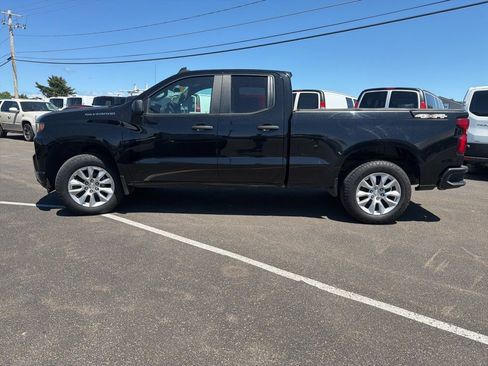 Used 2020 Chevrolet Silverado 1500 Custom w/ Custom Value Package AWD/4WD image 4