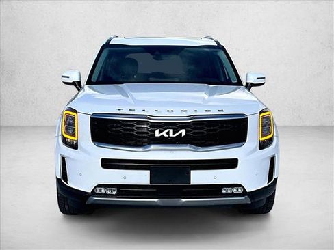 Used 2022 Kia Telluride SX w/ Towing Package FWD image 3