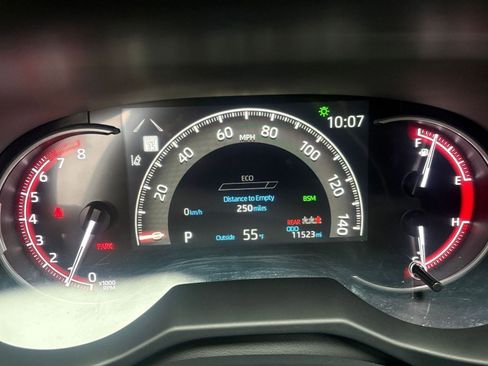 Used 2025 Toyota RAV4 XLE image 42