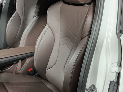 Used 2025 BMW X2 xDrive28i w/ M Sport Package AWD/4WD image 18