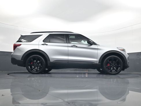 Used 2022 Ford Explorer ST w/ Equipment Group 401A AWD/4WD image 25