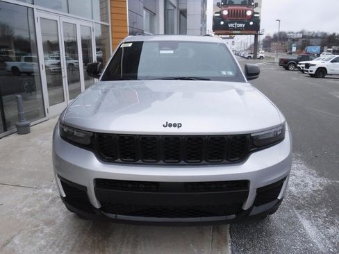 New 2025 Jeep Grand Cherokee L Altitude image 5