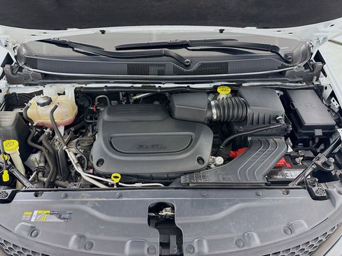 Used 2023 Chrysler Voyager LX FWD image 28