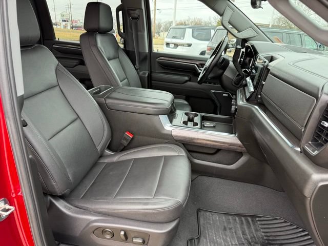 Used 2024 Chevrolet Silverado 2500 LTZ w/ LTZ Convenience Package AWD/4WD image 18