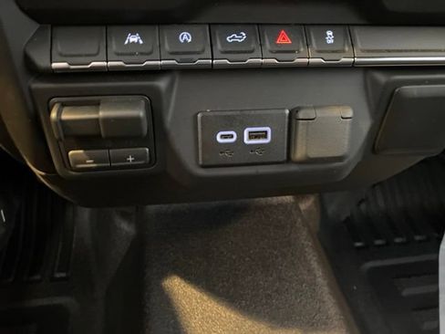 Used 2026 GMC Sierra 1500 Pro w/ Pro Value Package AWD/4WD image 26