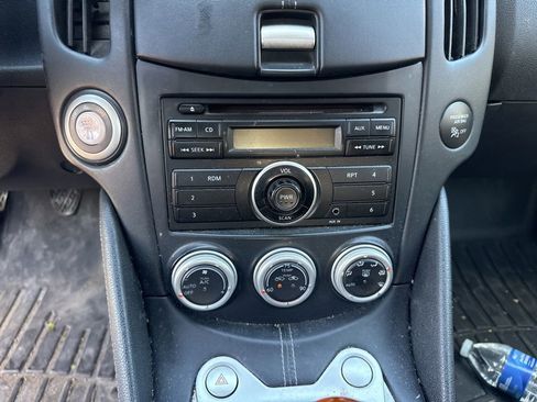 Used 2011 Nissan 370Z Coupe RWD image 13