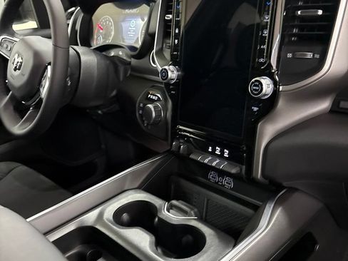 New 2026 RAM 1500 4x4 Crew Cab image 17
