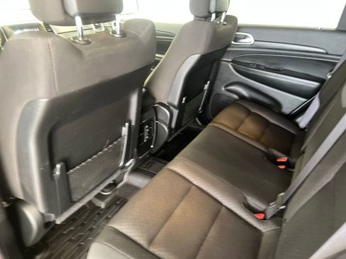 Used 2020 Jeep Grand Cherokee Laredo image 37