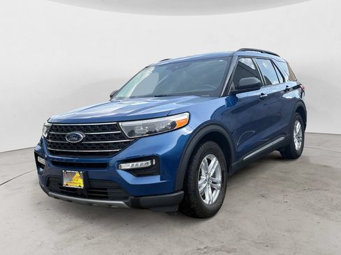 Used 2023 Ford Explorer XLT w/ Equipment Group 202A RWD image 7
