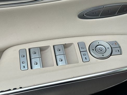 Used 2023 Genesis GV70 2.5T w/ Select Package image 14