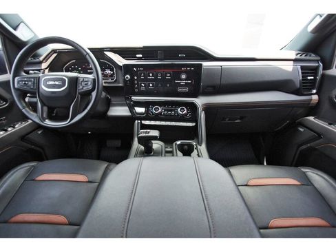 Used 2023 GMC Sierra 1500 AT4 w/ Technology Package AWD/4WD image 10