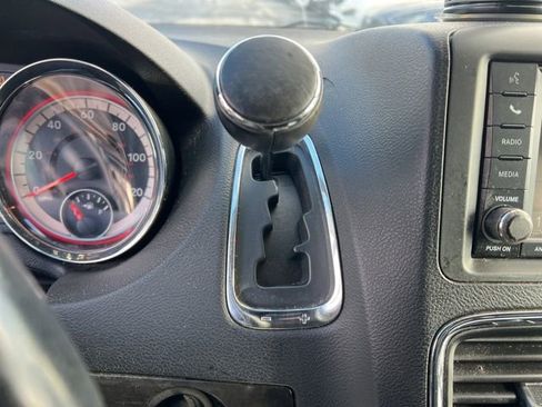 Used 2013 Dodge Grand Caravan SXT w/ Rear Park Assist Pkg image 17